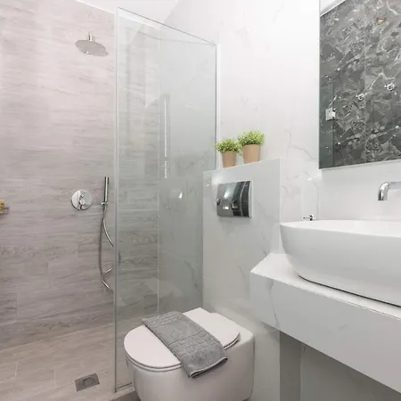 Polyxeni's 3* لايميناس