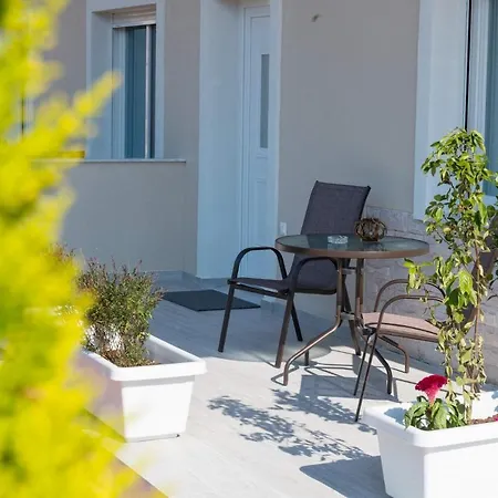 Polyxeni's Aparthotel 3*